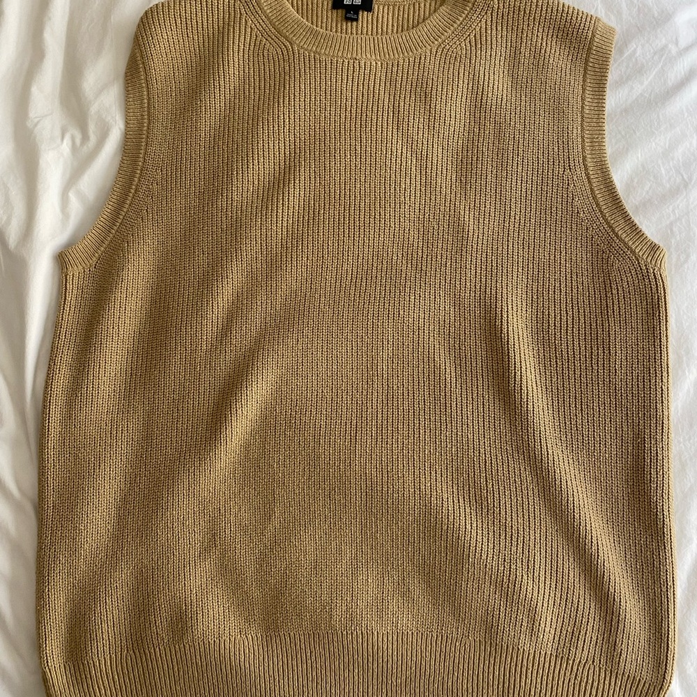 Uniqlo Tan Ribbed Knit Sweater Vest